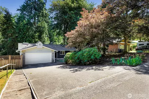 Exterior - 21313 2nd Dr SE, Bothell, WA 98021 photo 2 of 7