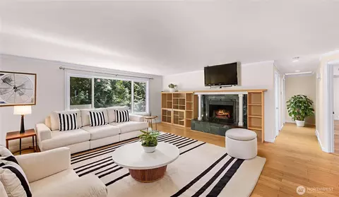 Living - 21313 2nd Dr SE, Bothell, WA 98021 photo 1 of 2