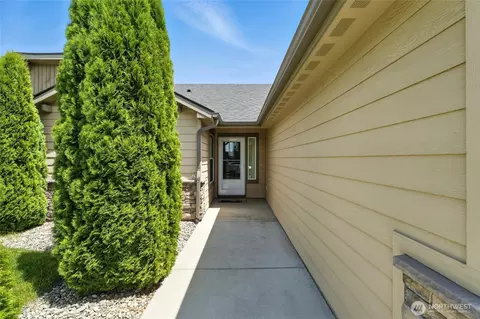 1330 Caprio Loop, Walla Walla, WA 99362 photo 2