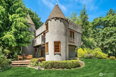 24917 Dockton Rd SW, Vashon, WA 98070