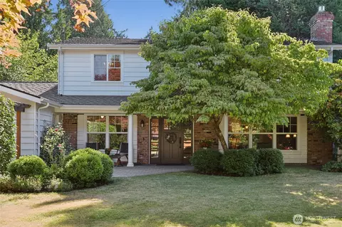 4712 90th Ave SE, Mercer Island, WA 98040