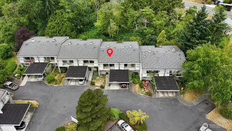 22703 Lakeview Dr #E5, Mountlake Terrace, WA 98043