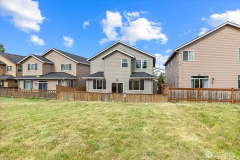 Exterior - 18515 42nd Ave SE, Bothell, WA 98012 photo 6 of 8