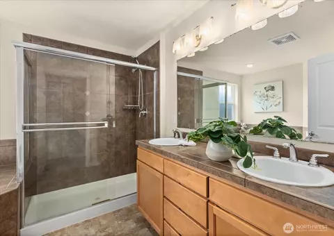 Bath - 18515 42nd Ave SE, Bothell, WA 98012 photo 2 of 4