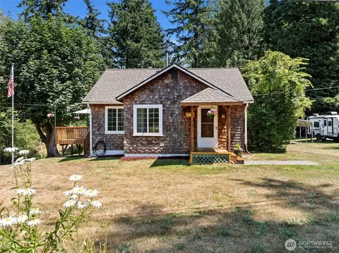 10125 NW Pioneer Rd, Seabeck, WA 98380