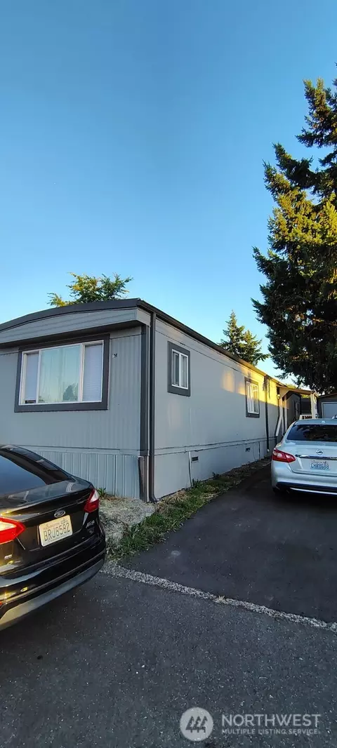 401 37th St SE #20, Auburn, WA 98002
