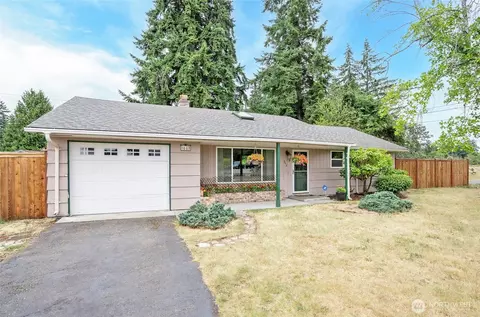 8618 94th St SW, Lakewood, WA 98498