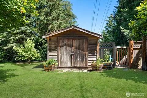 Exterior - 9220 NE 195th St, Bothell, WA 98011 photo 8 of 9