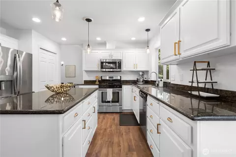 Kitchen - 9220 NE 195th St, Bothell, WA 98011 photo 1 of 4