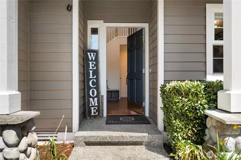 Entry Way - 9220 NE 195th St, Bothell, WA 98011 photo 1 of 3