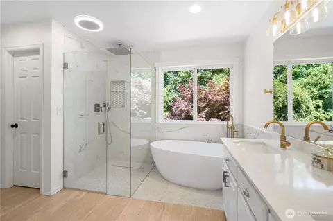 Bath - 9220 NE 195th St, Bothell, WA 98011 photo 2 of 5