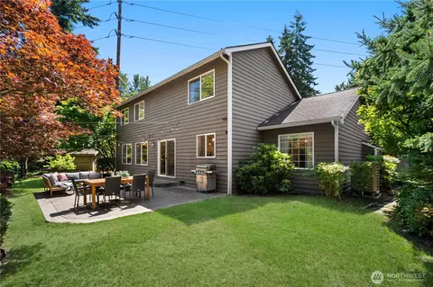 Exterior - 9220 NE 195th St, Bothell, WA 98011 photo 7 of 9