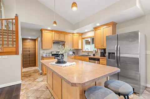 Kitchen - 407 Leber St NE, Orting, WA 98360 photo 3 of 3