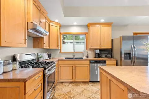 Kitchen - 407 Leber St NE, Orting, WA 98360 photo 1 of 3