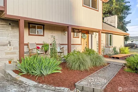 407 Leber St NE, Orting, WA 98360