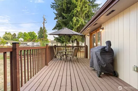 Exterior - 407 Leber St NE, Orting, WA 98360 photo 8 of 9