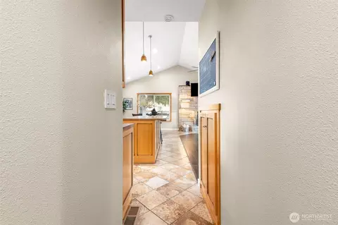 Entry Way - 407 Leber St NE, Orting, WA 98360 photo 2 of 5