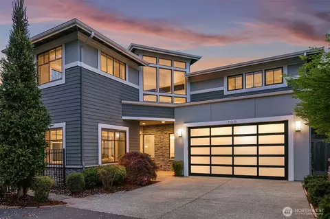 706 4th Ln S, Kirkland, WA 98033