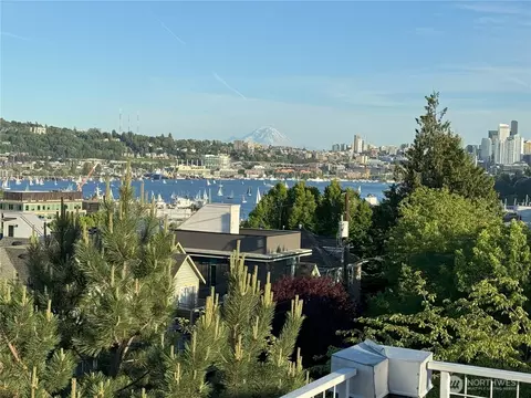 View/Area - 3659 Whitman Ave N, Seattle, WA 98103 photo 2 of 5