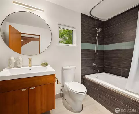 Bath - 3659 Whitman Ave N, Seattle, WA 98103 photo 1 of 2