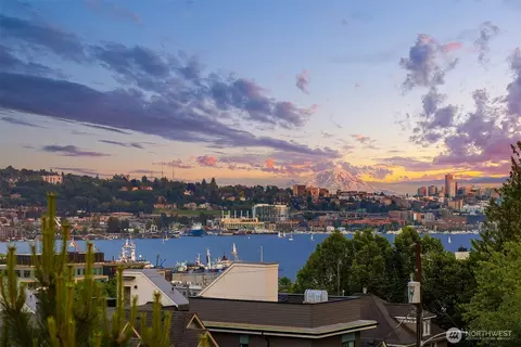 View/Area - 3659 Whitman Ave N, Seattle, WA 98103 photo 3 of 5