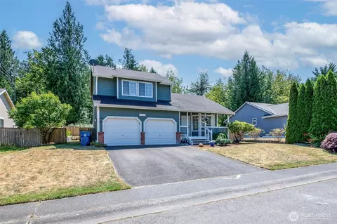 25005 Summit Dr, Black Diamond, WA 98010