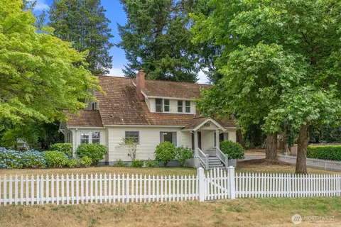 1404 Adams St, Steilacoom, WA 98388