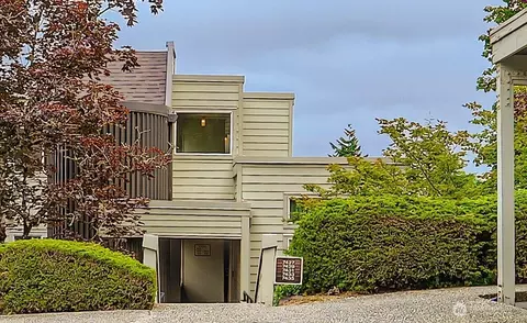 7435 Old Redmond Rd #325, Redmond, WA 98052