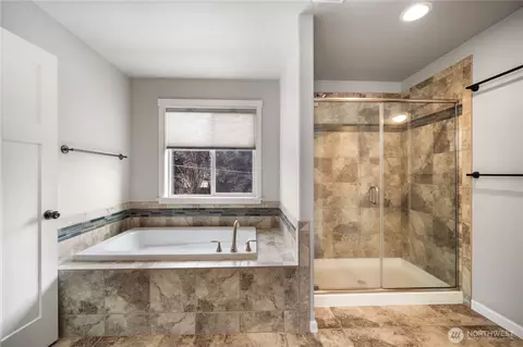 Bath - 14919 Benton Loop, Sumner, WA 98390 photo 4 of 4