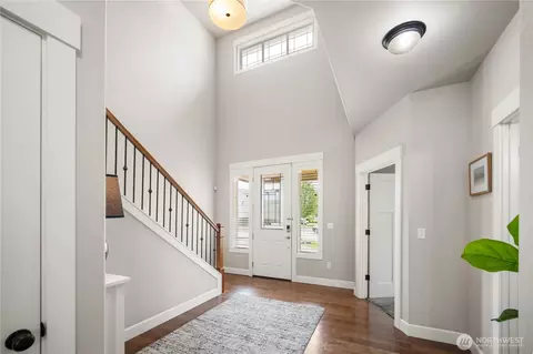 Entry Way - 14919 Benton Loop, Sumner, WA 98390 photo 2 of 5