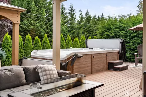 Exterior - 14919 Benton Loop, Sumner, WA 98390 photo 6 of 9
