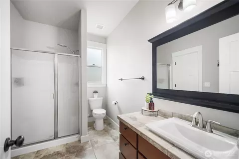 Bath - 14919 Benton Loop, Sumner, WA 98390 photo 1 of 4