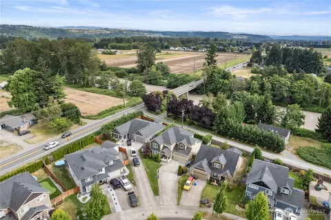 View/Area - 14919 Benton Loop, Sumner, WA 98390 photo 4 of 5