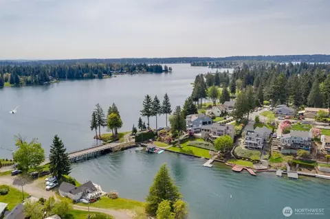 21026 30th Street Ct E, Lake Tapps, WA 98391