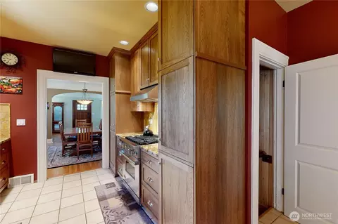 Kitchen - 627 E Alder St, Walla Walla, WA 99362 photo 6 of 7
