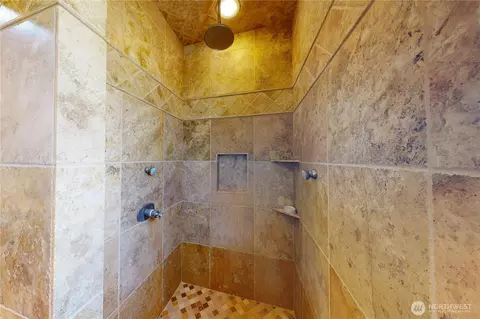 Bath - 627 E Alder St, Walla Walla, WA 99362 photo 3 of 4