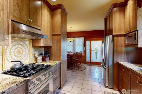 Kitchen - 627 E Alder St, Walla Walla, WA 99362 photo 2 of 7