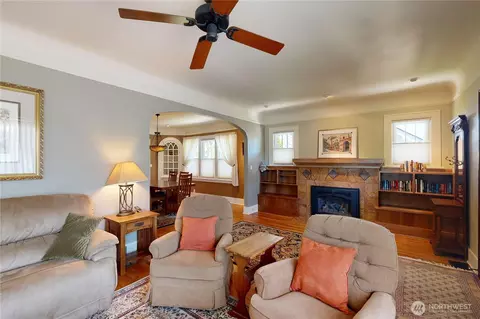 Living - 627 E Alder St, Walla Walla, WA 99362 photo 3 of 3