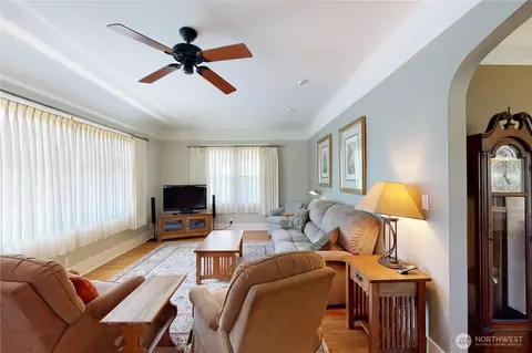 Living - 627 E Alder St, Walla Walla, WA 99362 photo 1 of 3