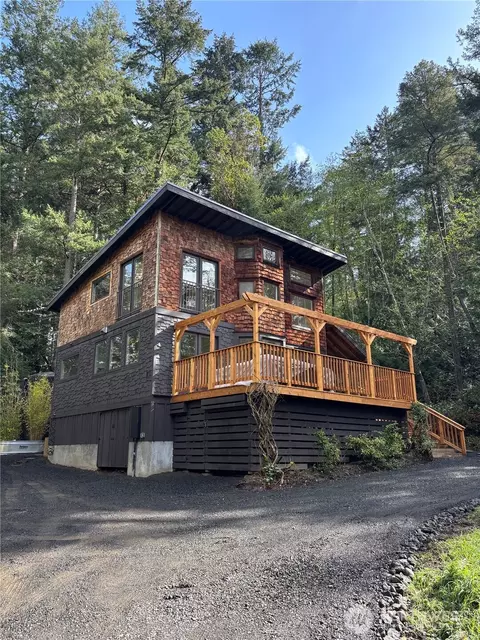 14535 SW Reddings Beach Rd, Vashon, WA 98070