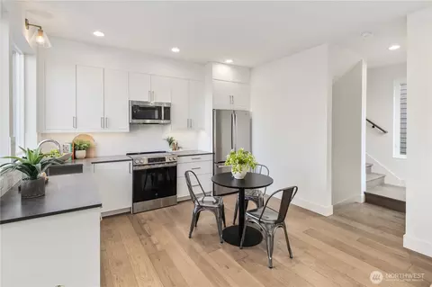 2618 E A E Roy St, Seattle, WA 98112 photo 11
