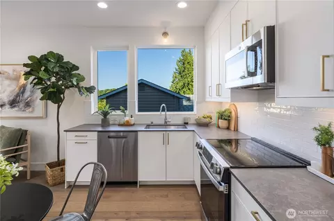 2618 E A E Roy St, Seattle, WA 98112 photo 7
