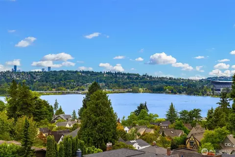 3865 46th Ave NE, Seattle, WA 98105