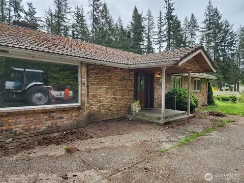 24512 SE 384th St, Enumclaw, WA 98022