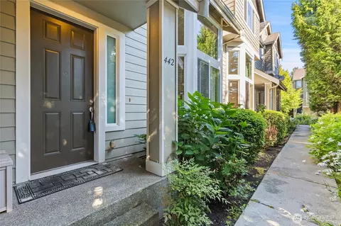 442 Tacoma Pl NE, Renton, WA 98056