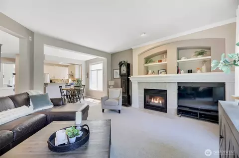 Living - 18606 34th Ave SE, Bothell, WA 98012 photo 2 of 5