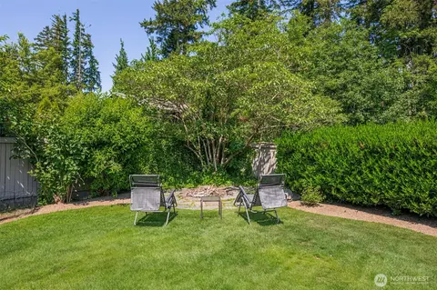 Exterior - 18606 34th Ave SE, Bothell, WA 98012 photo 9 of 11