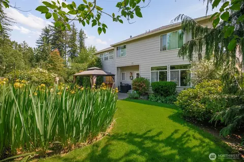 Exterior - 18606 34th Ave SE, Bothell, WA 98012 photo 8 of 11