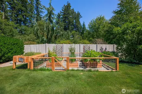 Exterior - 18606 34th Ave SE, Bothell, WA 98012 photo 6 of 11