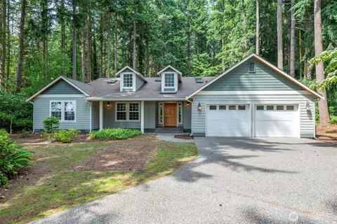 6301 Sahalee Ct, Clinton, WA 98236